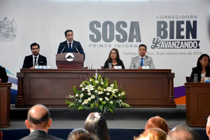 Entrega Roberto Sosa Primer Informe de Gobierno ante cabildo