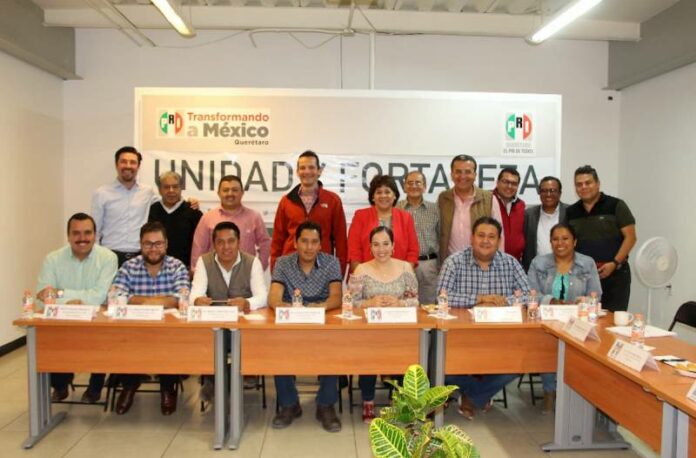 Priistas se capacitan en uso de APP para refrendo y afiliación partidista en Querétaro