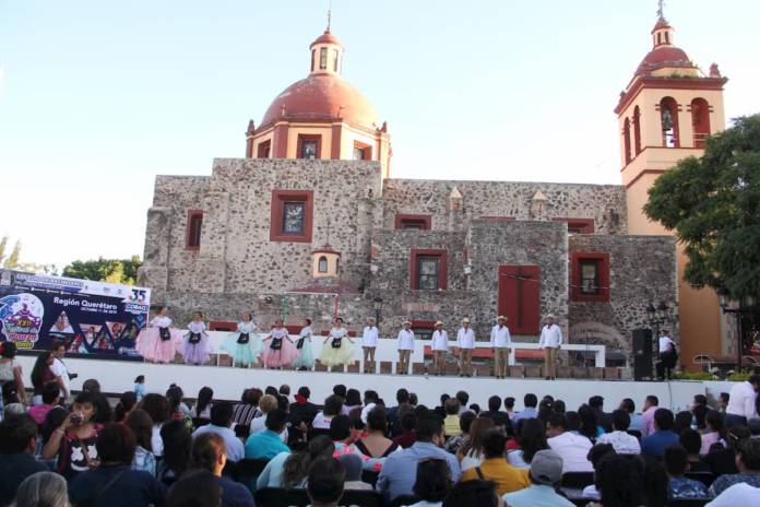 COBAQ inició su Festival de Danza y Canto