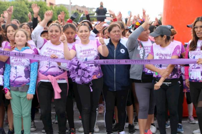 Emotiva Y Concurrida Carrera De La Mujer En Pedro Escobedo