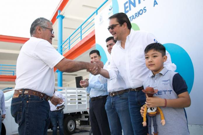 Entrega Memo Vega Camionetas De Trabajo En Beneficio De Los Sanjuanenses 1