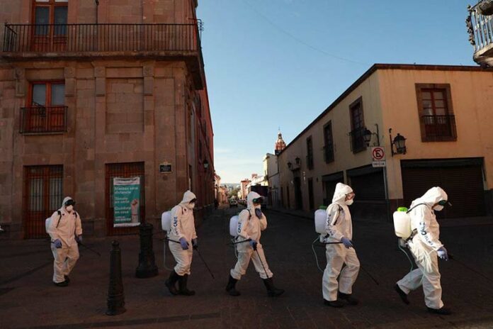 Brigadas Sanitizan Espacios Públicos De Municipio De Querétaro