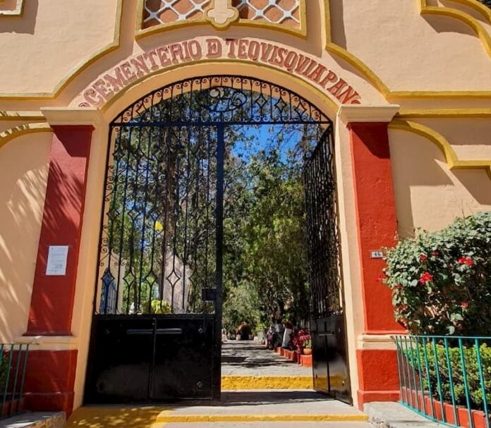 Suspenden eventos por Día de Muertos, panteones permanecen cerrados en Tequisquiapan