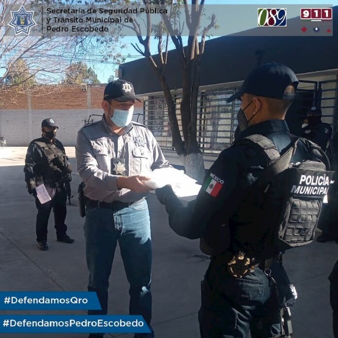 Entregan equipo de protección personal a elementos policíacos de Pedro Escobedo