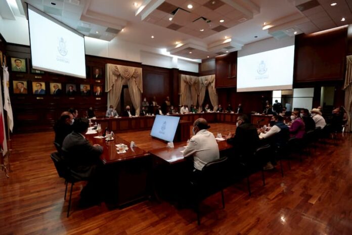 Gobernador construye consensos con presidentas y presidentes municipales para enfrentar la pandemia