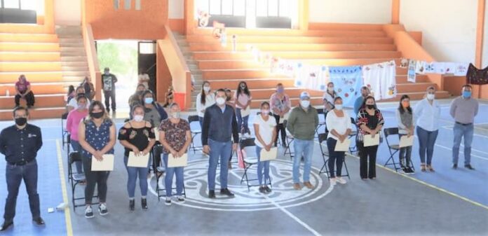 SNE clausura curso de pintura en tela en el municipio de Peñamiller