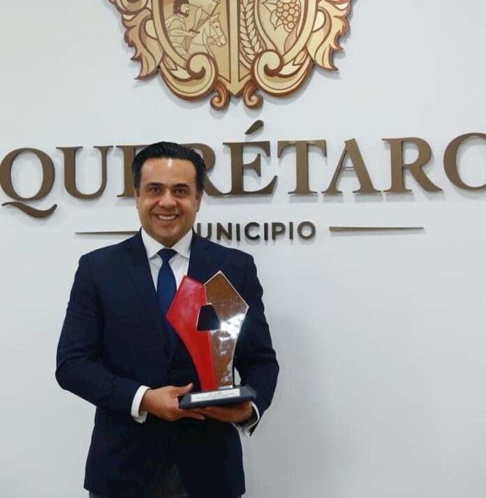 Alcaldes de México premia al municipio de Querétaro por el Transporte Escolar Gratuito