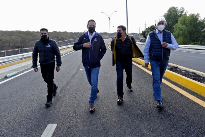 Encabeza gobernador de Querétaro entrega de vialidad Paseo de los Venados