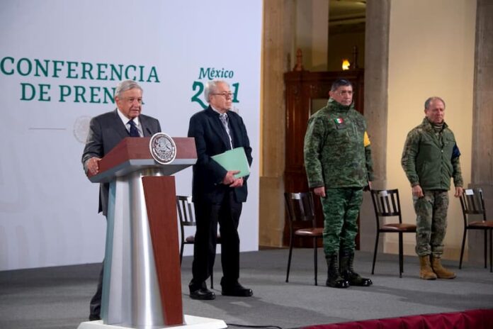 Presentan plan para vacunar a docentes de escuelas públicas y privadas en Campeche
