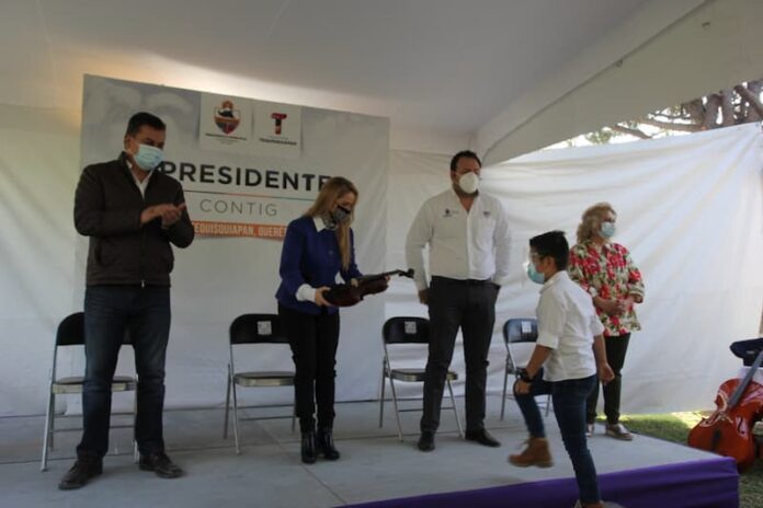Secretaría de Cultura entrega instrumentos musicales en Tequisquiapan