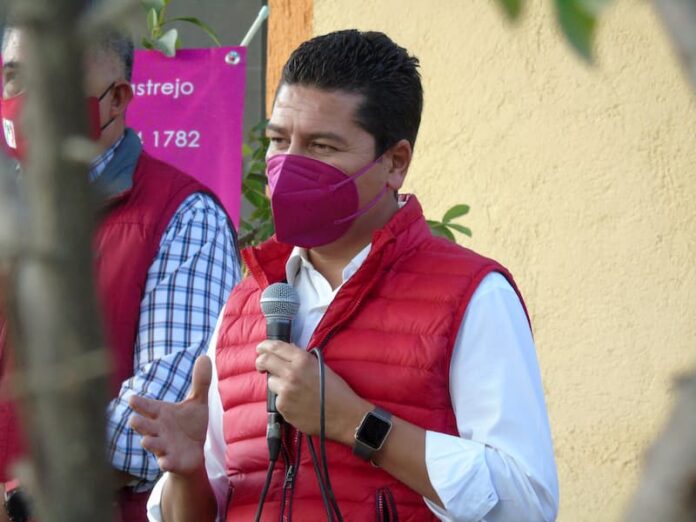 Toño Macías visitó a militantes en comunidades de Tequisquiapan
