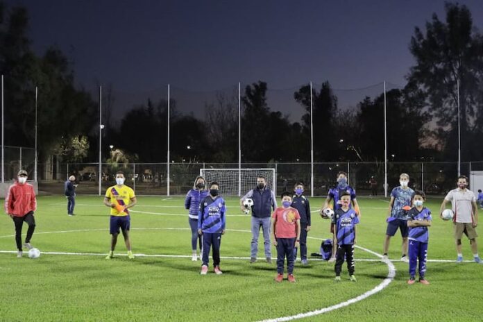 Entregaron cancha de fútbol en parque Tejeda, Corregidora