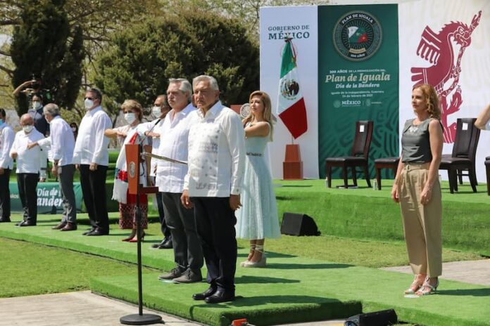 Presidente reafirma compromiso de búsqueda de normalistas de Ayotzinapa