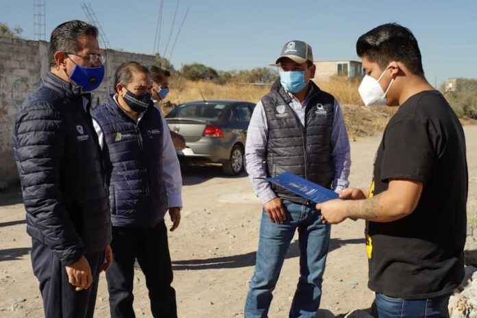 Se entregaron 134 escrituras en Laderas del Salitre, municipio de Querétaro