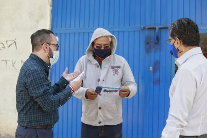 Entregan Tarjetas de Seguro de Vivienda y Comercio en El Salitre, Querétaro