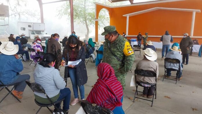 Llegan a San Joaquín vacunas contra COVID-19 para adultos mayores