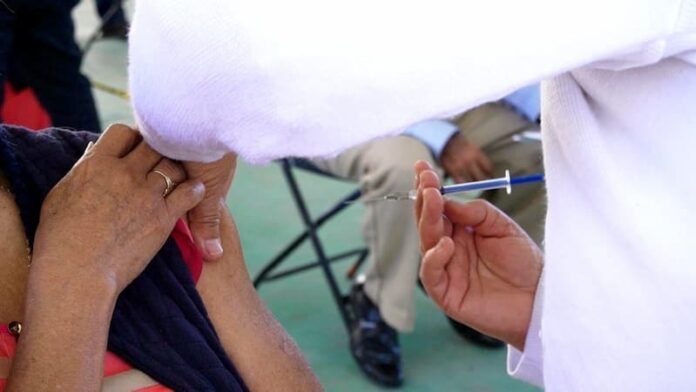 Mes de abril, inicia vacunacion contra COVID en adultos mayores de QRO y San Juan del Río