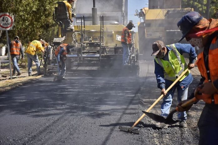 Obra de urbanización en Jardines de la Negreta, Corregidora