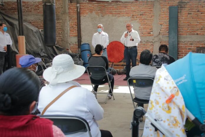 Piden a Ignacio Loyola apoyo para impulsar el deporte en colonia Loma Bonita