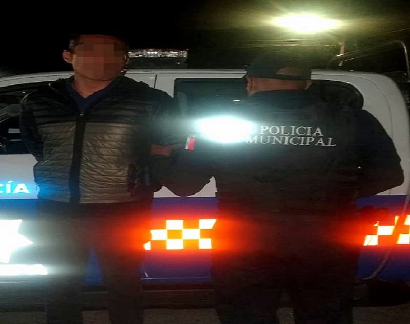 Policías de San Juan del Río detuvieron a 2 sujetos con dinero falso