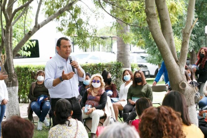 Relanzar la economía de la mano de mujeres emprendedoras: Roberto Cabrera