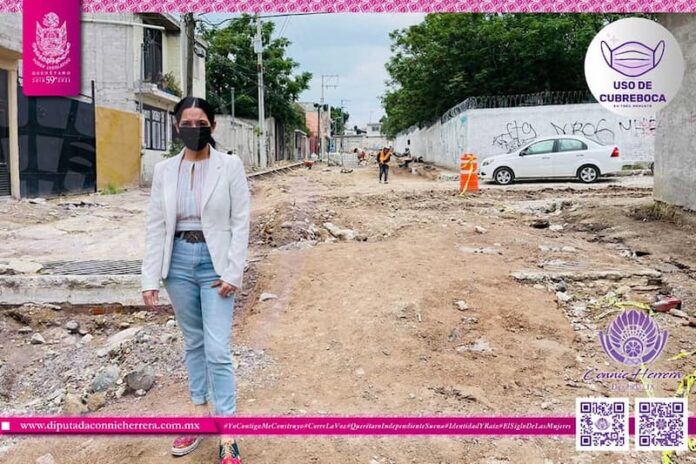 Connie Herrera continúa supervisando obra escolar y vial en Laderas de San Pedro