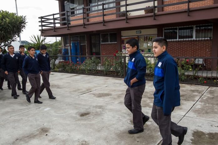 Alumnos de educación básica en el estado de Querétaro terminan ciclo escolar 2020-2021