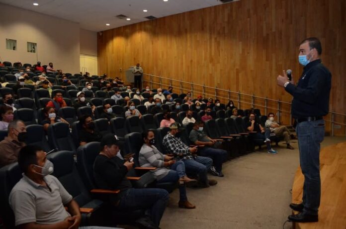 Mesas de trabajo con comerciantes de la Central de Abastos en el municipio de Querétaro