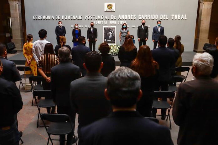 Municipio de Querétaro rinde homenaje póstumo a Andrés Garrido del Toral