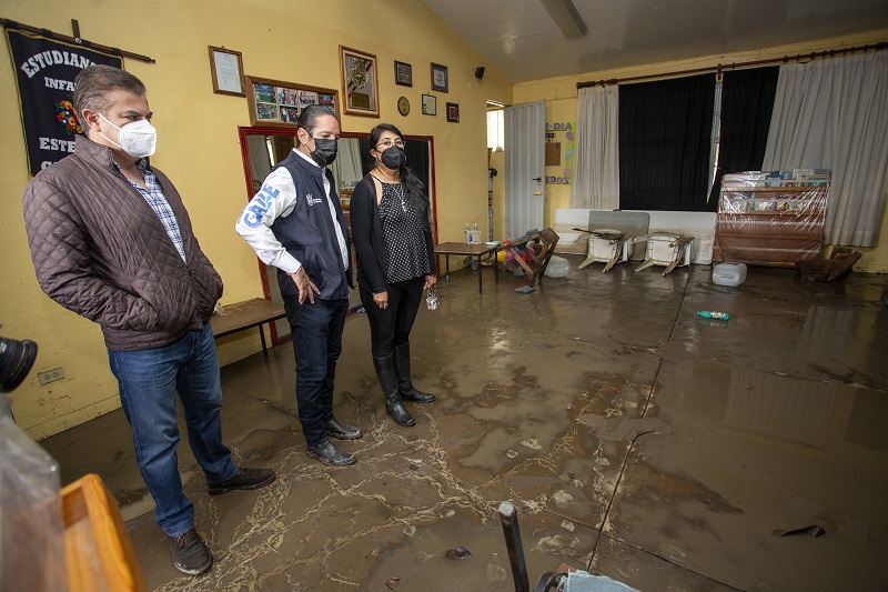 Francisco Dominguez recorrio zonas afectadas por inundaciones en Tequis 1