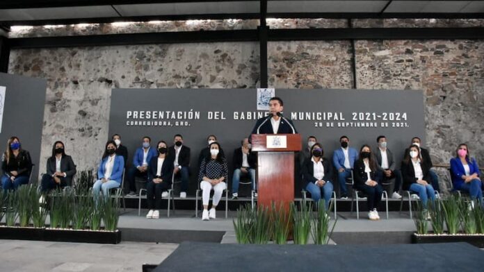 Roberto Sosa presentó su Gabinete Municipal de Corregidora 2021-2024