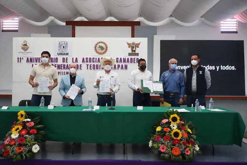 SEDEA atestigua firma de convenio entre UNAM y Asociación Ganadera Local de Tequisquiapan