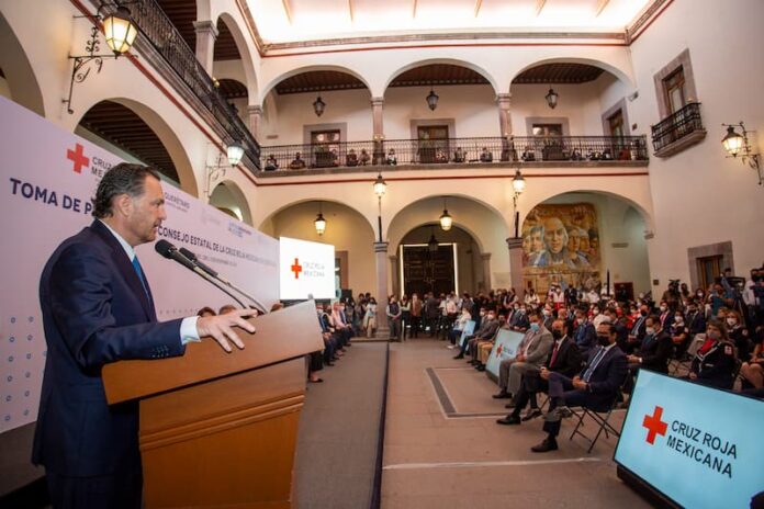 Mauricio Kuri toma protesta al Consejo Estatal de la Cruz Roja Mexicana QRO