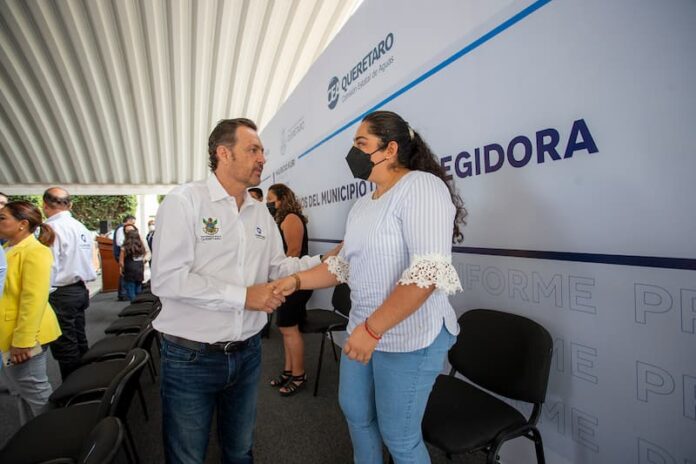 Gobernador Mauricio Kuri encabeza entrega de contratos de agua potable a usuarios de Corregidora