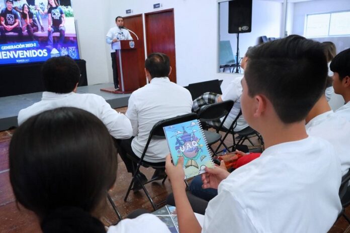 Arrancó primera generación del Bachillerato UAQ en Corregidora