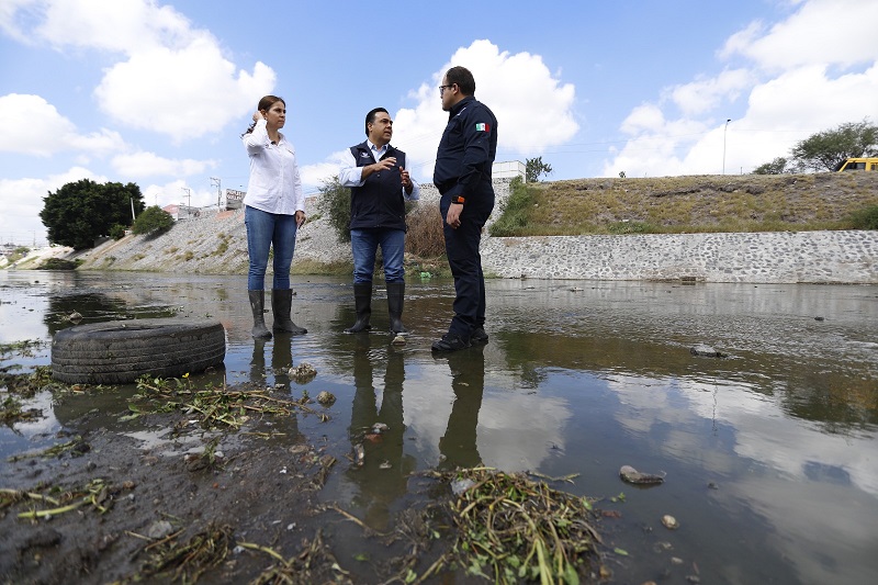 Luis Nava supervisa labores de limpieza en Dren el Arenal 2