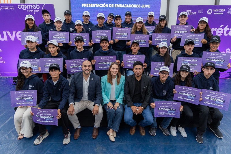 SEJUVE entrega uniformes y apoyos a Embajadores Juve para fomentar el deporte en la juventud