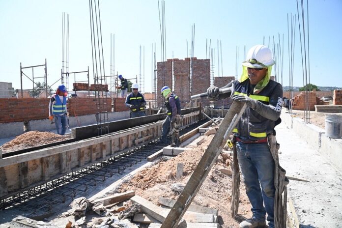 Supervisan avance de rehabilitación en panteón municipal de Cadereyta