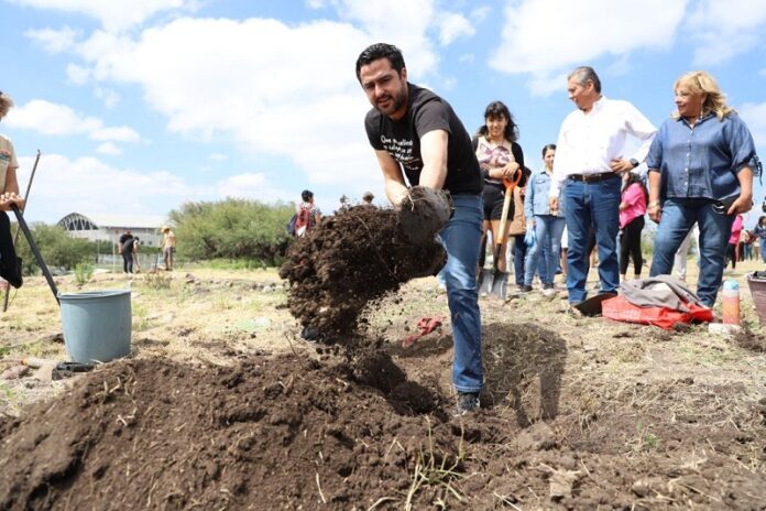 UTEQ recibió a Jóvenes Voluntarios que realizaron Jornada de Reforestación