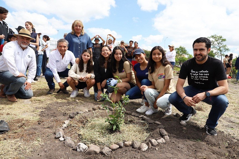 UTEQ recibió a Jóvenes Voluntarios que realizaron Jornada de Reforestación