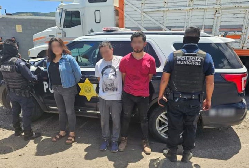 Policía municipal de Querétaro rescata a operador de transporte pesado de las manos de secuestradores