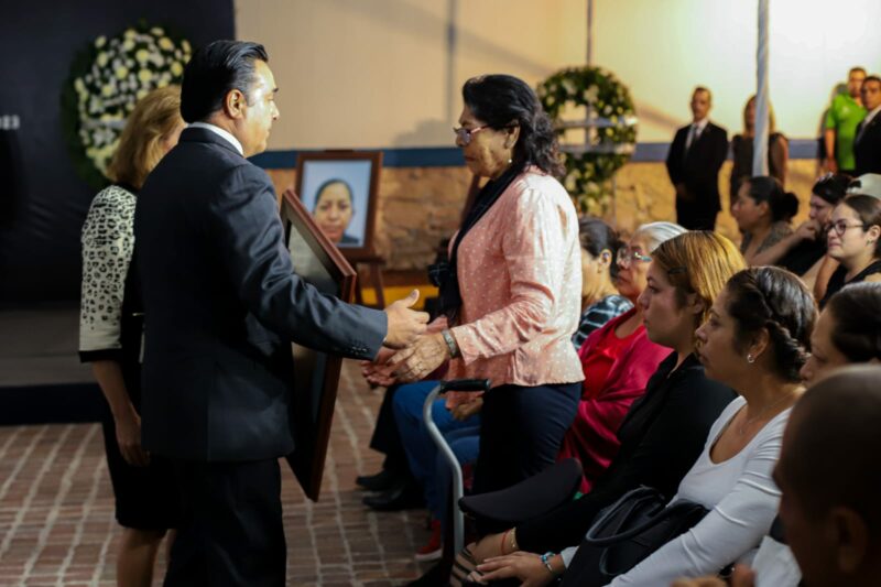 Rinden homenaje a policías del mpio de Querétaro que fallecieron en cumplimiento de su deber