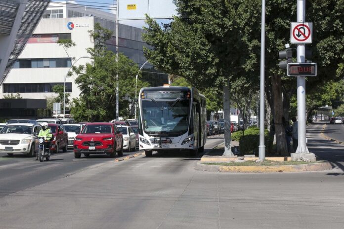 Actualización de flota en la ruta T03 con Mercedes Benz