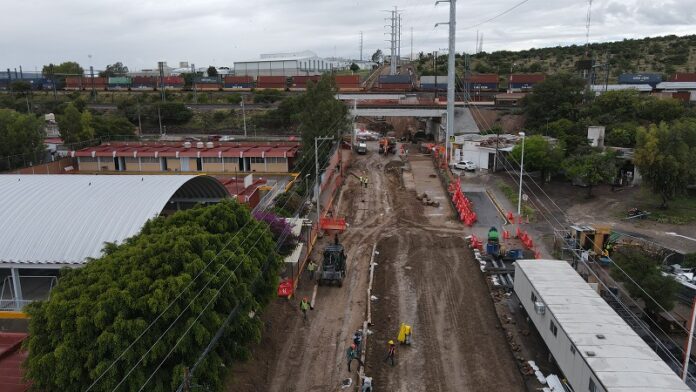 Avance del 48% en renovación de Avenida Tecnológico en SJR, anuncia SDUOP