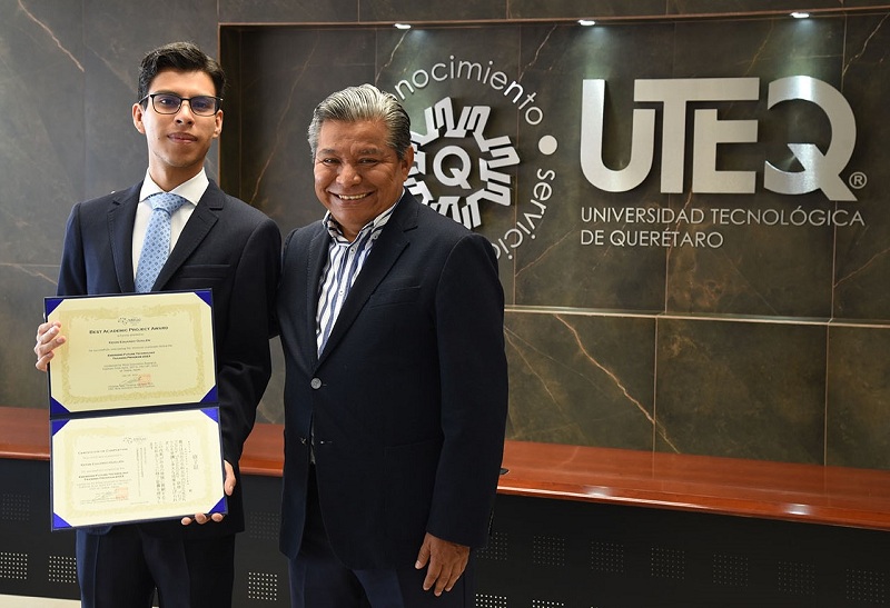 Galardón internacional para alumno UTEQ por proyecto nanosatélite